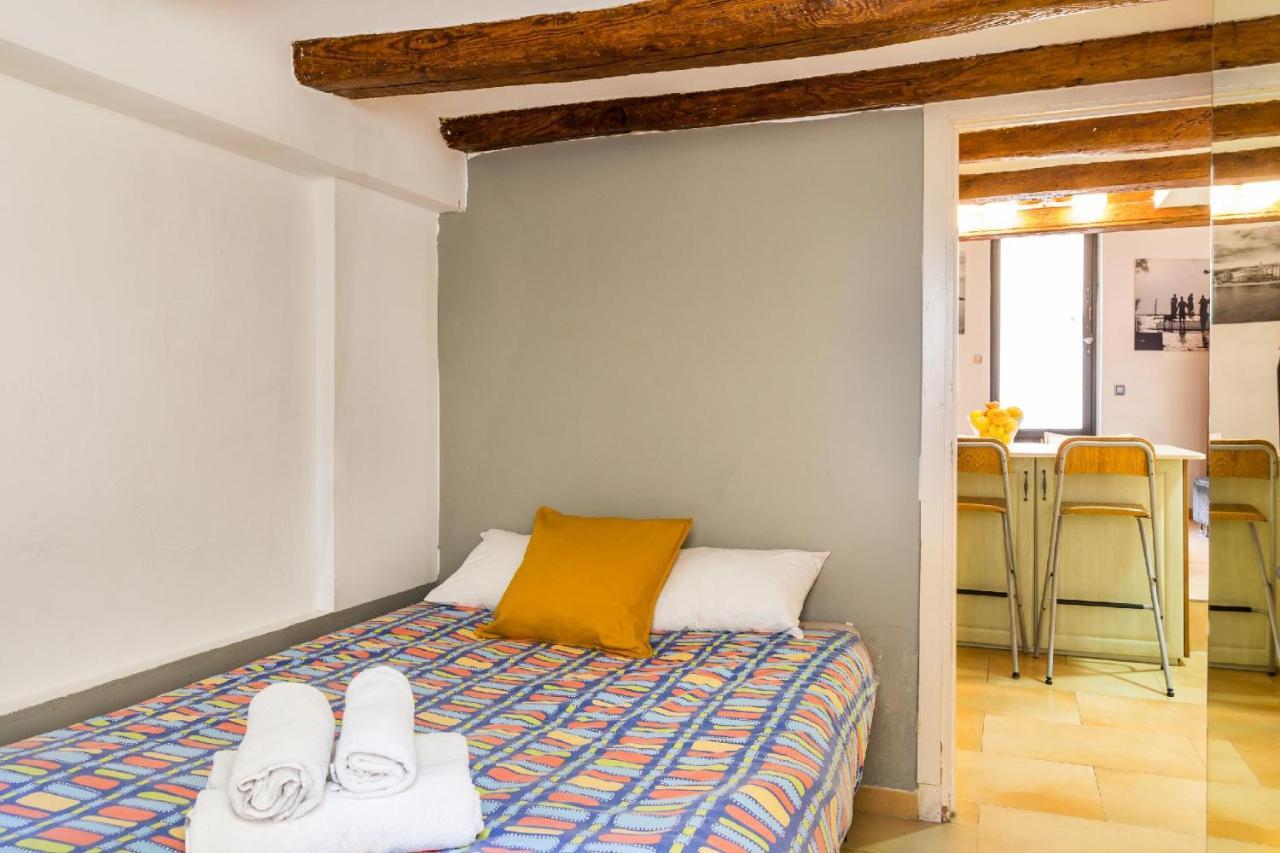 Fridays Flats Dreamy Duplex - Stylish Beach Loft Barcelona Exterior photo